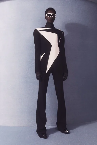 Look 3
